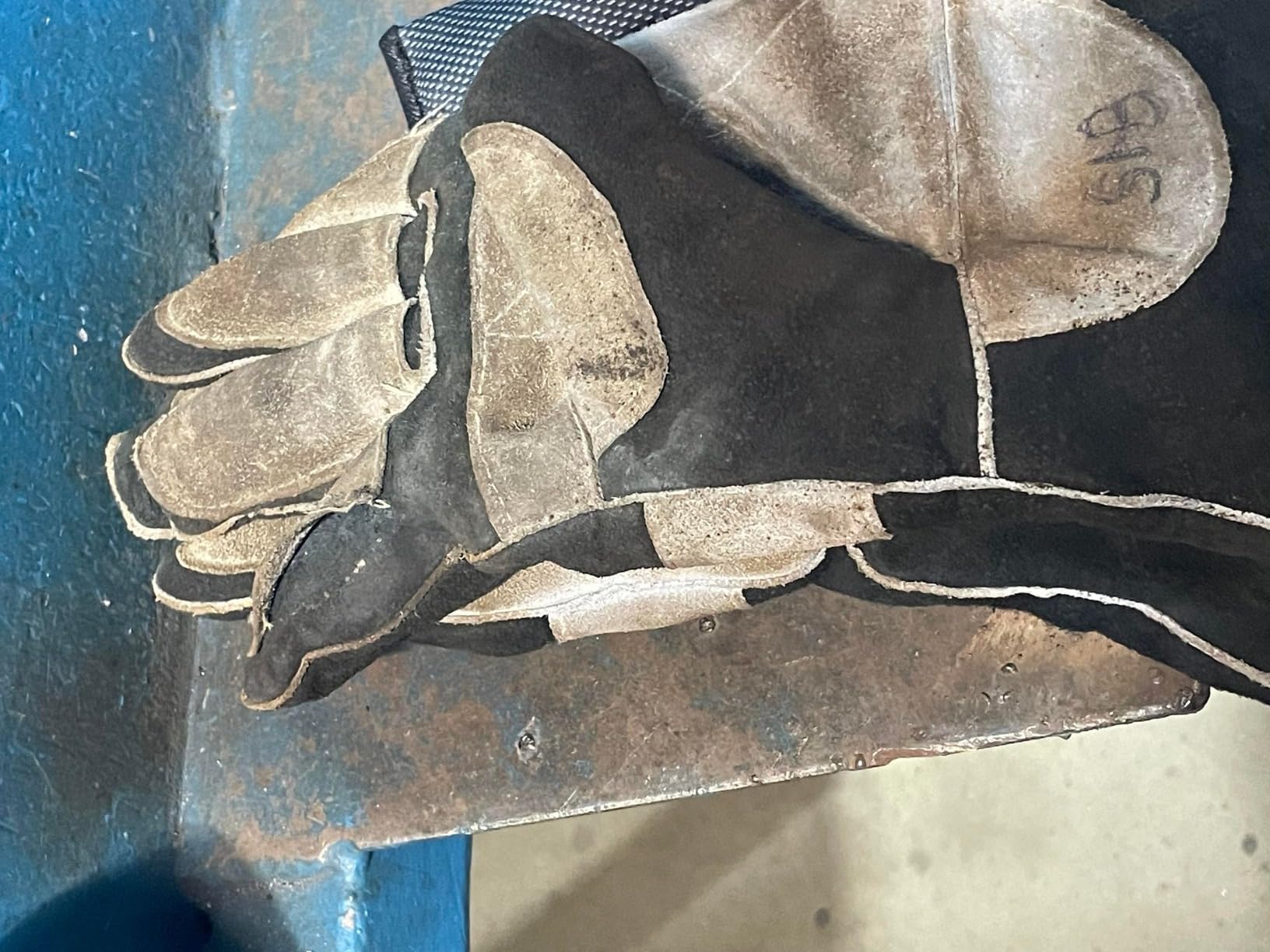 YESWELDER 16 Inches 932℉ Leather Forge MIG Welding Gloves customer photo 1