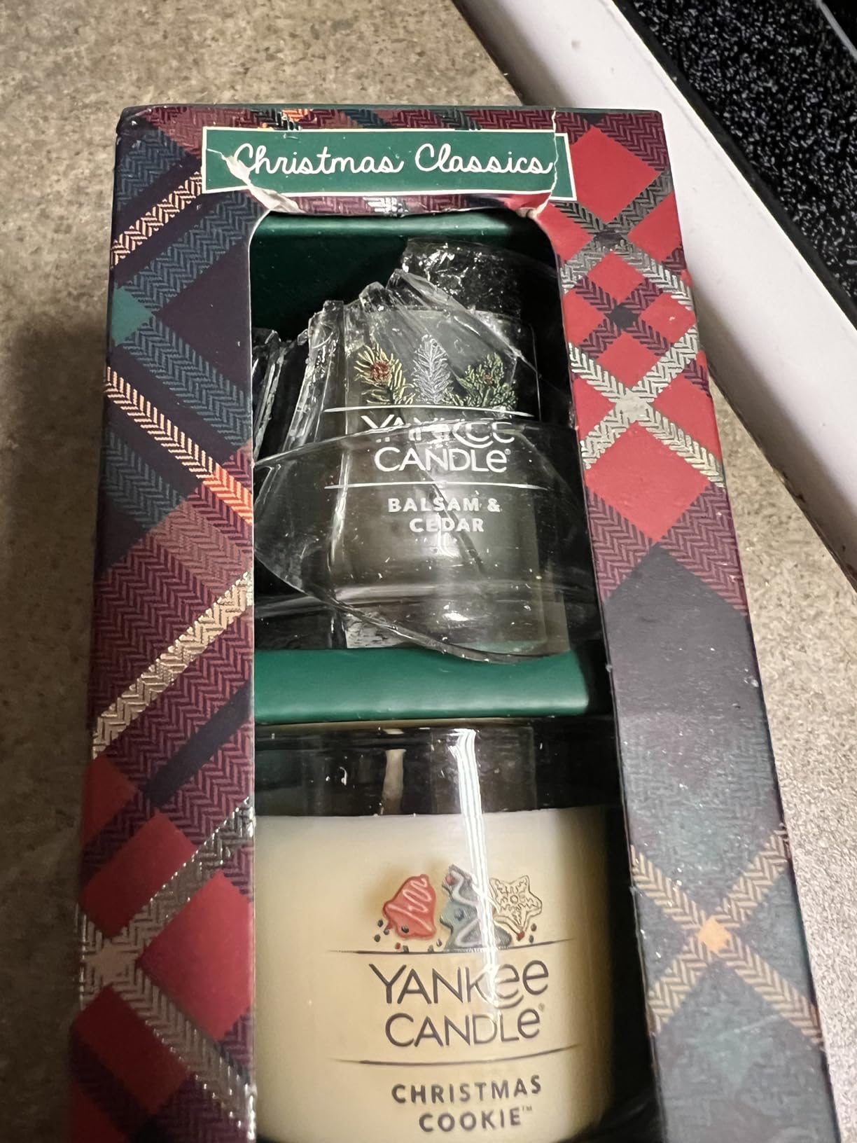 Yankee Candle Gift Set | Christmas Scented Candles | 3 Minis | Magical Christmas Morning Collection customer photo 2