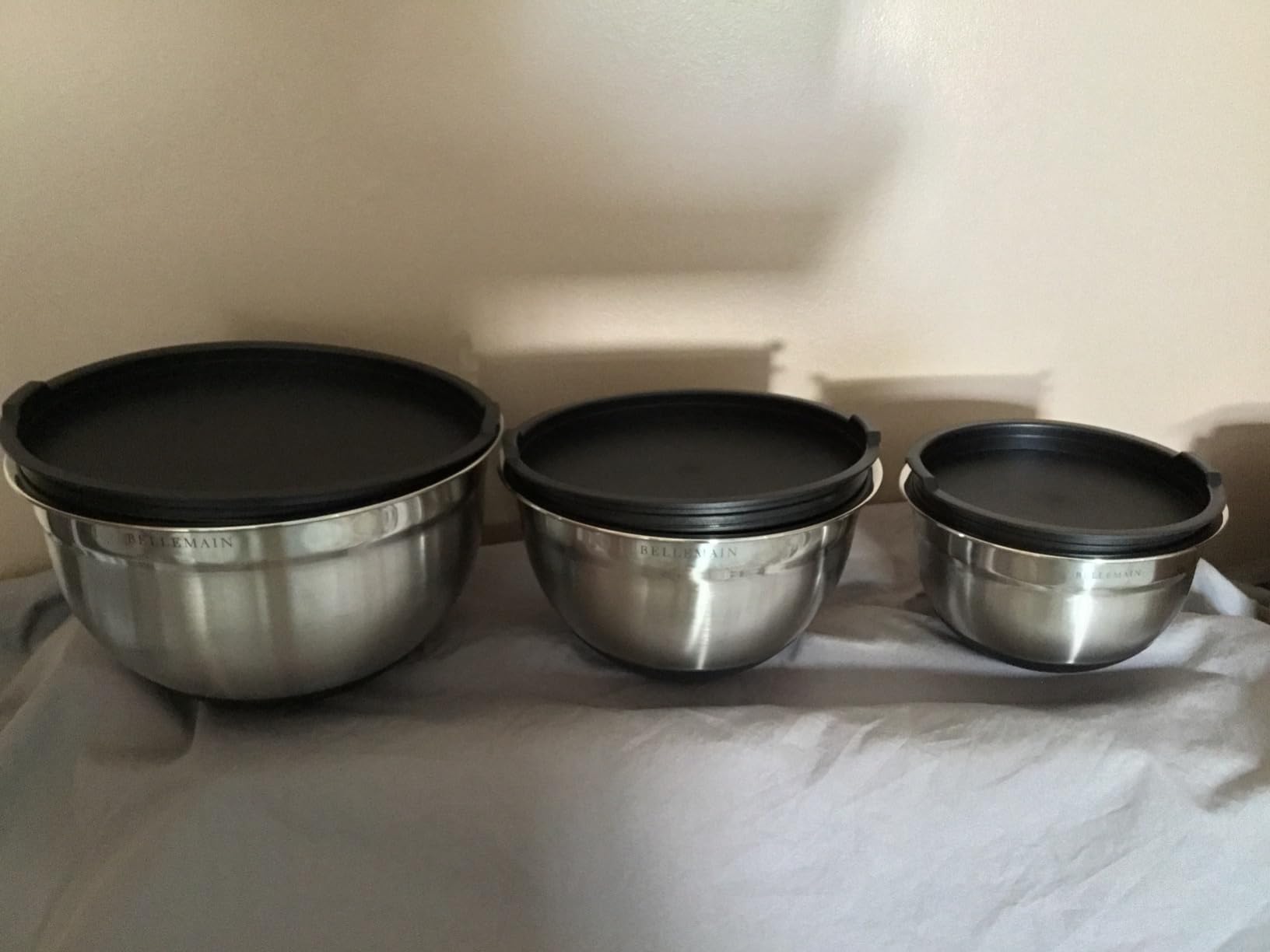 Bellemain Stainless Steel Mixing Bowls with Airtight Lids Set - Set of 3 customer photo 1