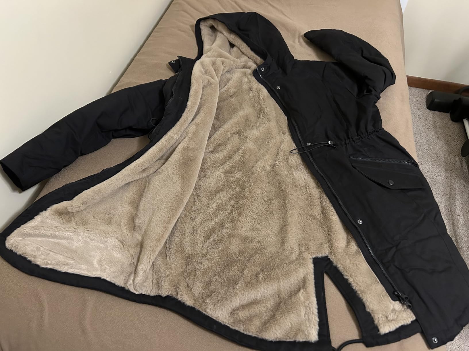 Orolay Women's Thicken Fleece Lined Parka Winter Coat Hooded Jacket with Pockets customer photo 2