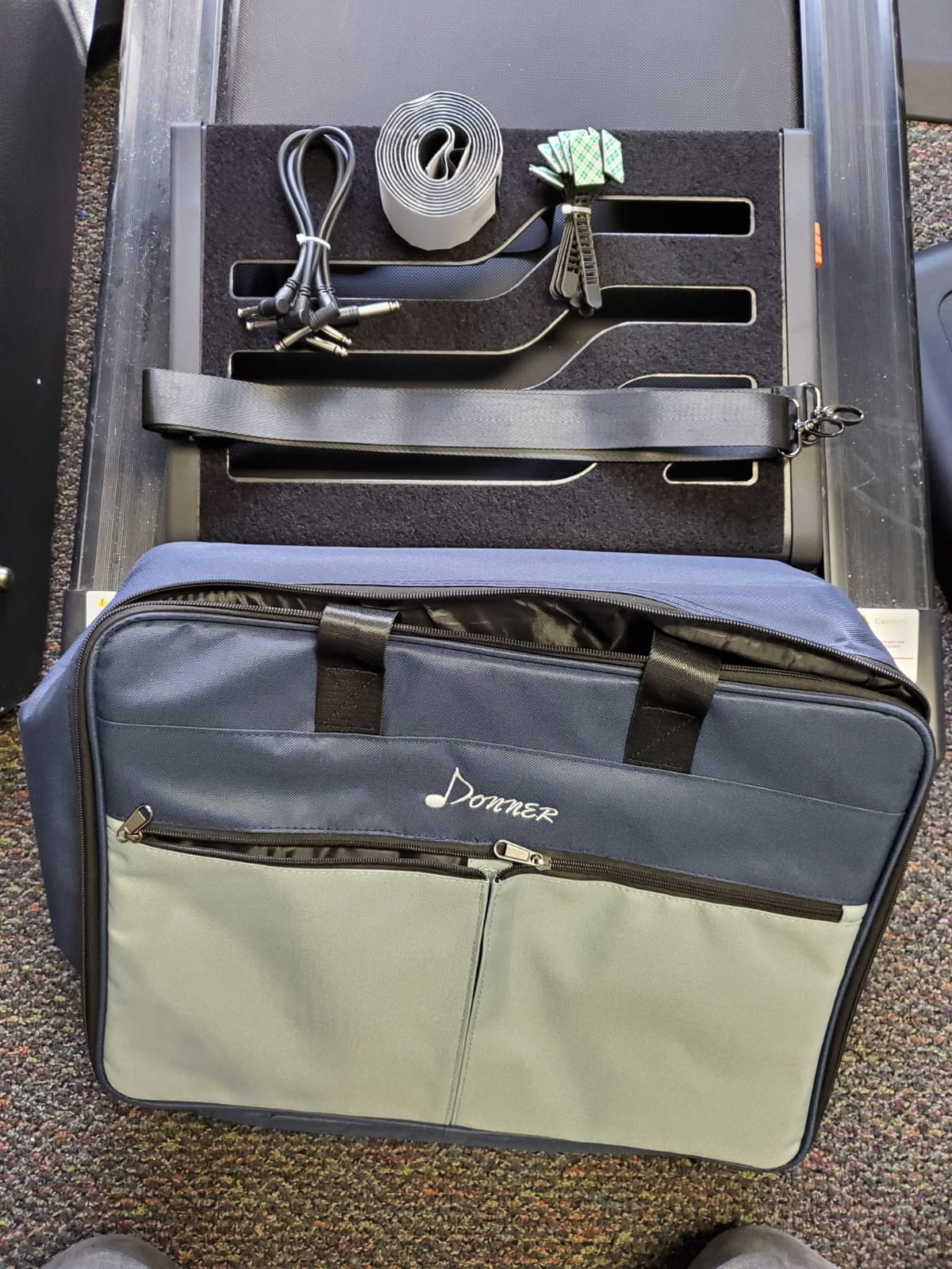 Donner DB-S300 Guitar Pedal Board, Extra Large, Power Supply, Backpack customer photo 1