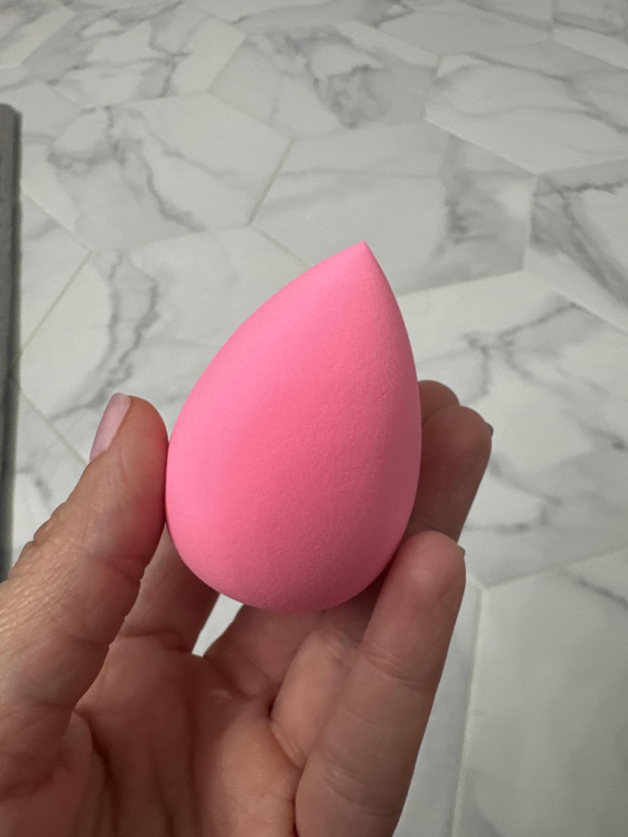 AOA Studio Collection makeup Sponge Set Latex Free and High-definition Set of 6 makeup Wonder blender For Powder Cream and Liquid, Super Soft Wonder Beauty Cosmetic customer photo 1