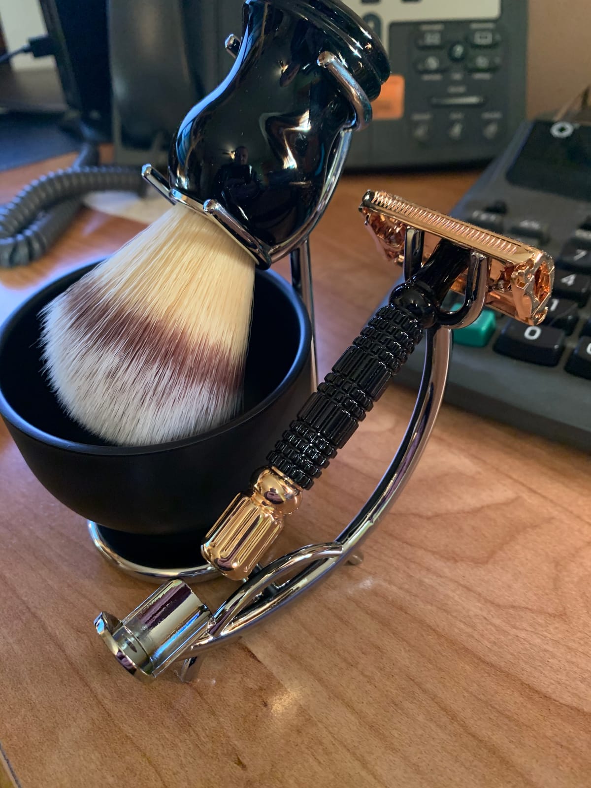 JEQUIL&CORENVEO Deluxe Shaving Kit for Men, 3 in 1 Shaving Set Includes Shaving Brush, Shaving Bowl, Razor & Brush Holder customer photo 1
