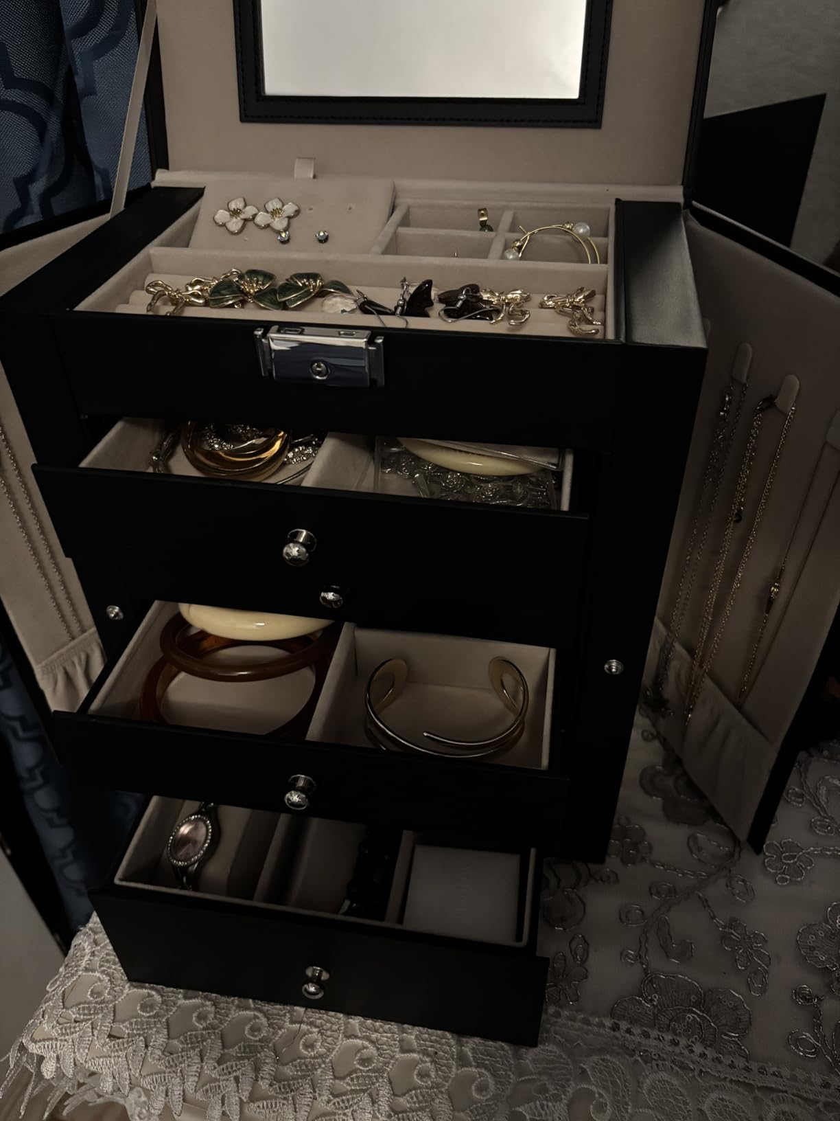 SONGMICS 6-Layer Jewelry Box Organizer with 5 Drawers, Lock and Mirror customer photo 2