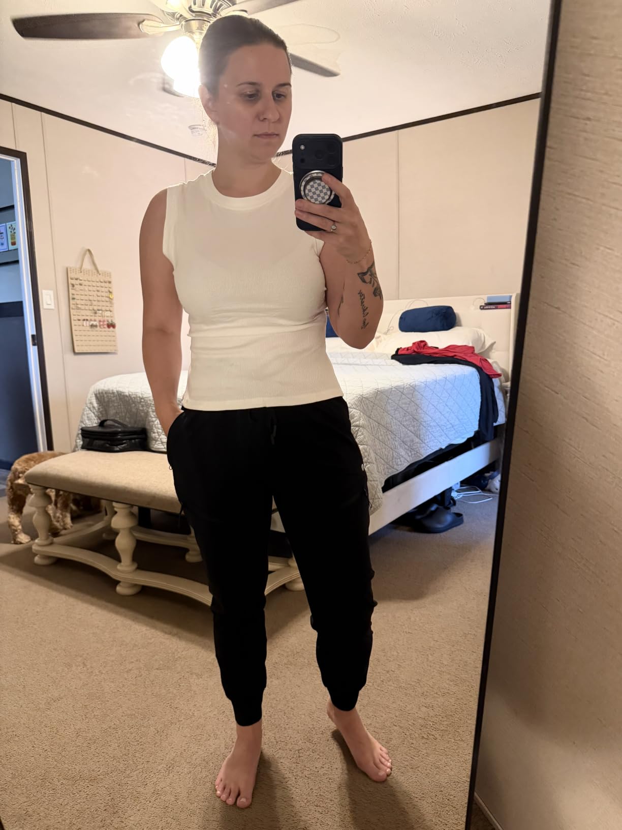 baleaf Women's Lightweight Hiking Pants with 5 Zippered Pockets customer photo 1