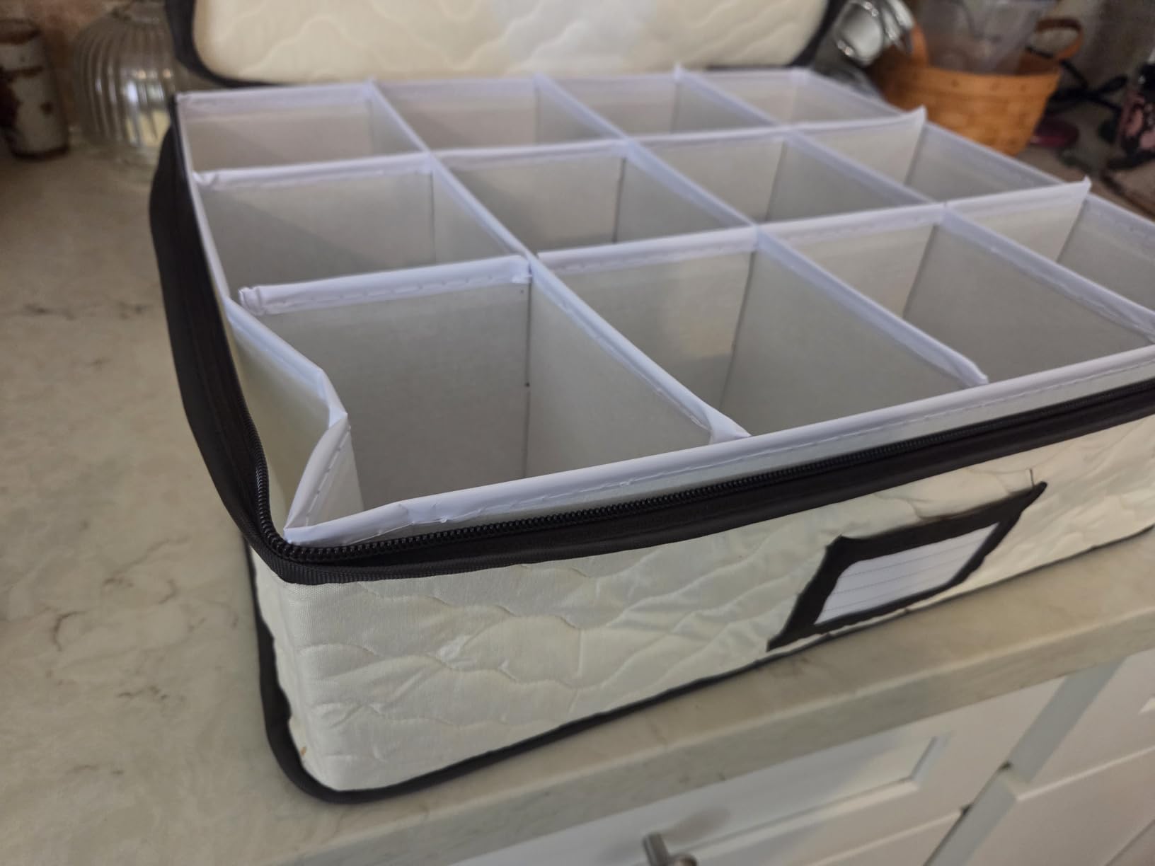 China Storage Containers 5-Piece Set Moving Boxes, Quilted Microfiber | Organize Dinnerware, Glasses, Plates, Mugs, And Saucers With Dividers For Seasonal Storage, Holds Set of 12, Beige customer photo 2