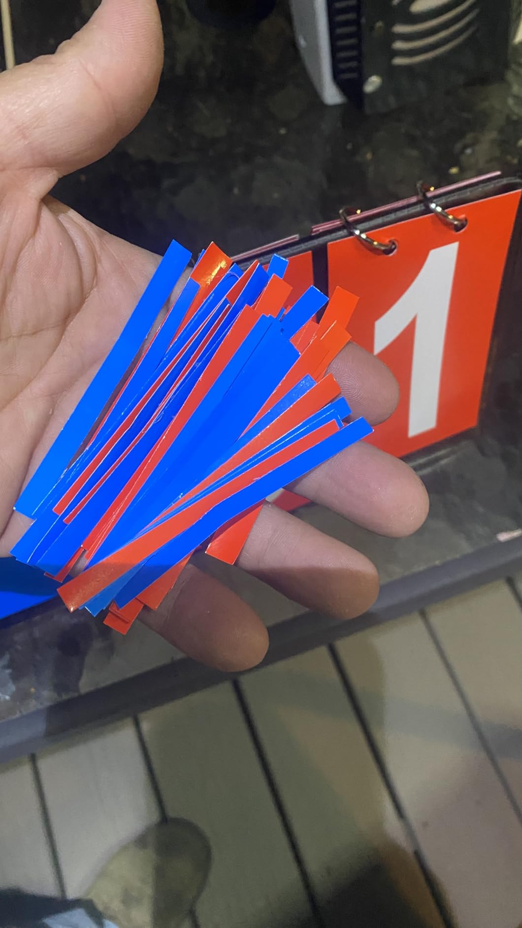LIUSM 4-Digital Portable Table Top Scoreboard Flipper | Multi Sports Score Flip Scoreboard Score Keeper customer photo 2