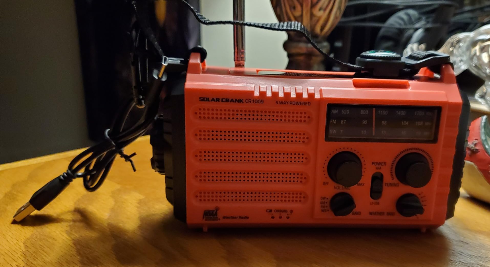 Emergency Crank Weather Radio with NOAA Auto Alerts and Shortwave, 5000mAh customer photo 1