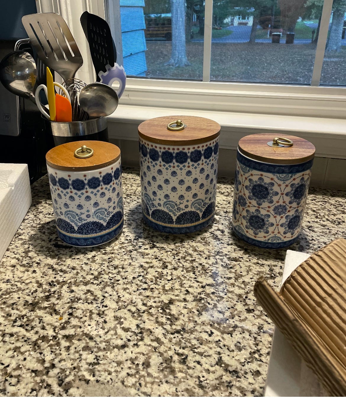 Bico Tunisian Ceramic Canister Set of 3 for Kitchen Counter, 62oz, 40oz, 32oz each, with Wooden Air Tight Lid, Food Storage Jar for storing Coffee, Tea, Spice, Dishwasher Safe customer photo 1