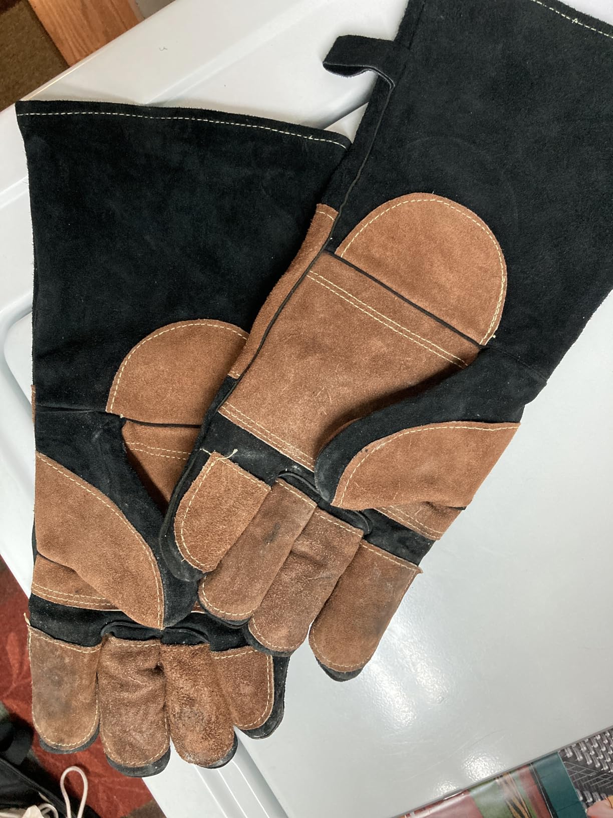 TOPDC Welding Gloves 16-Inch 932°F Heat Resistant Leather for MIG, Stick customer photo 1