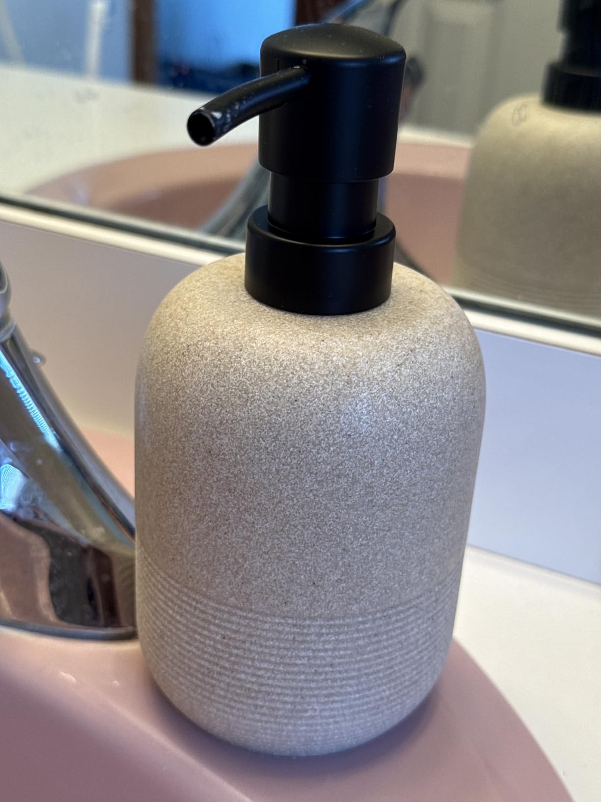 GalDal 2pcs/Set Beige Hand Soap Dispenser Sets,Resin Liquid Soap Dispenser for Bathroom Countertop,Bathroom Lotion Dispensers-10.6oz. customer photo 1