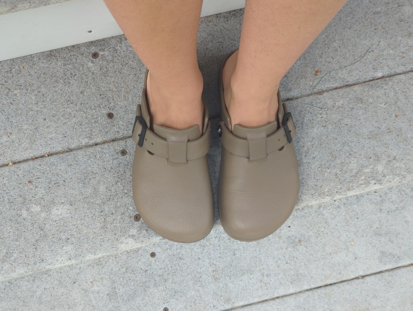 Bigant Women Clogs Slip-on Nursing Garden Shoes Unisex-Cushioned Footbed customer photo 1