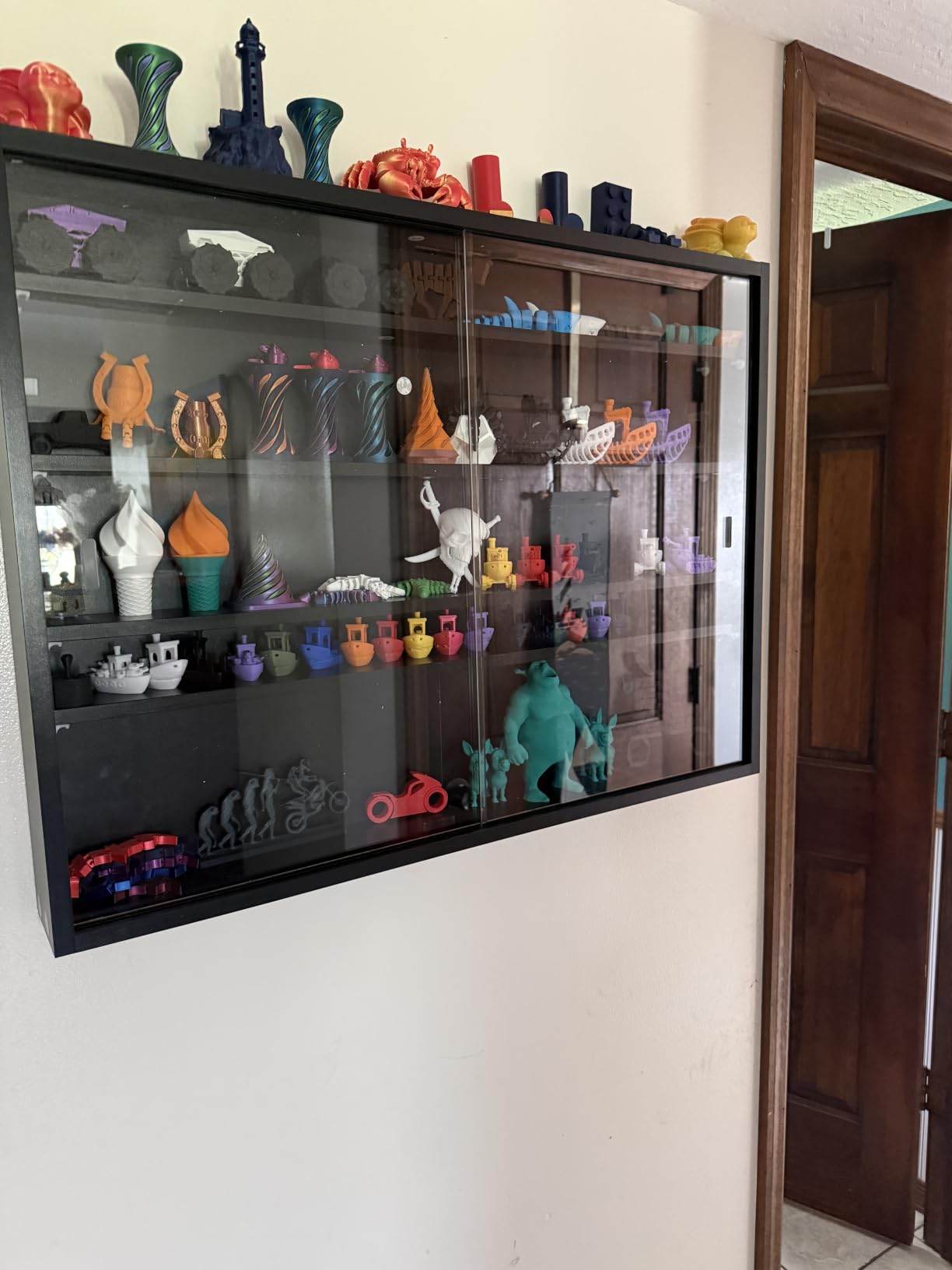 HOMCOM 5-Tier Wall Mounted Display Cabinet Glass Doors White customer photo 2