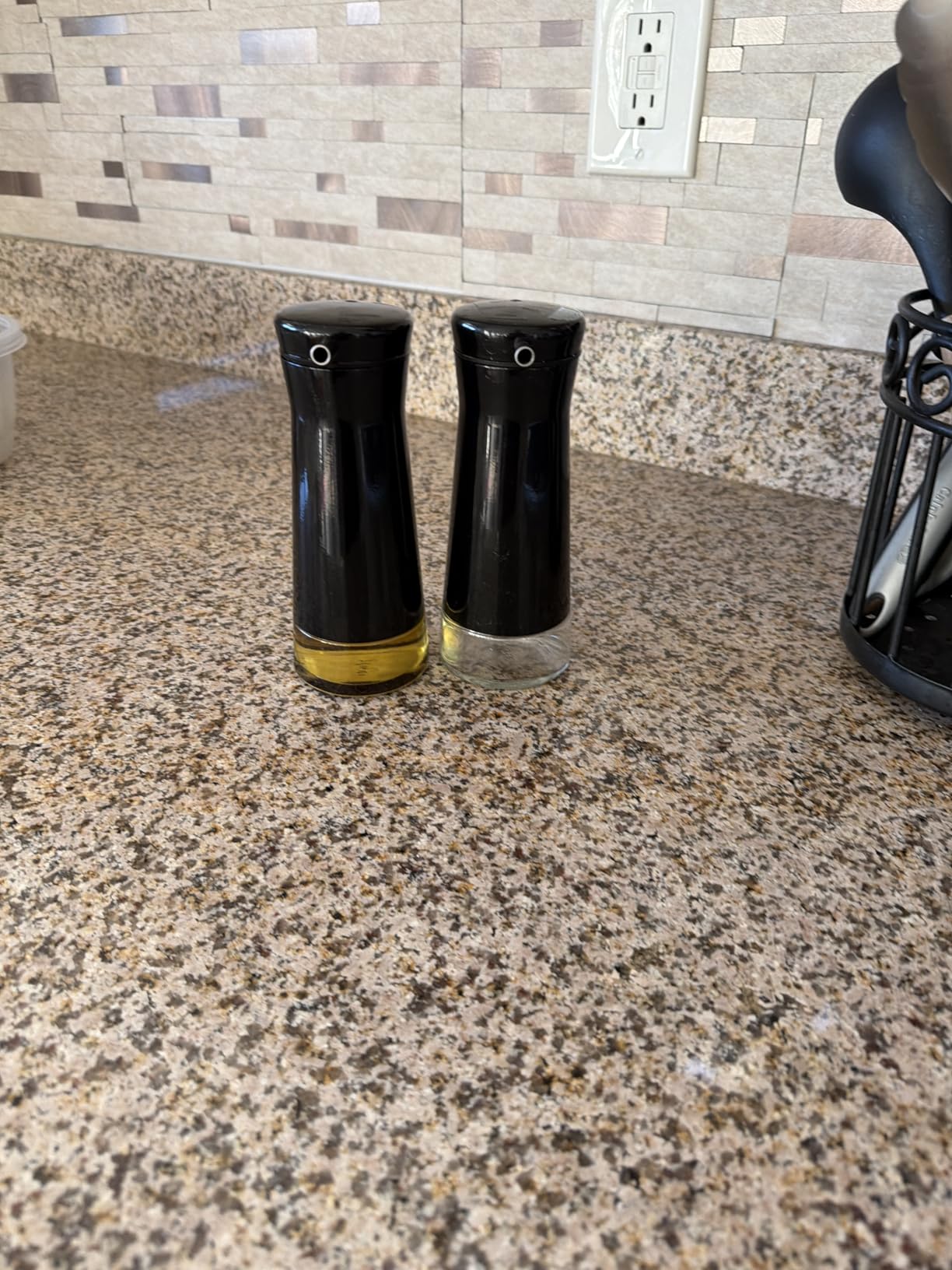Aelga Olive Oil And Vinegar Dispenser Set -2 Pack Elegant Stainless Steel Oil Dispenser Set- Vinegar Bottle for Kitchen with No-Drip customer photo 2