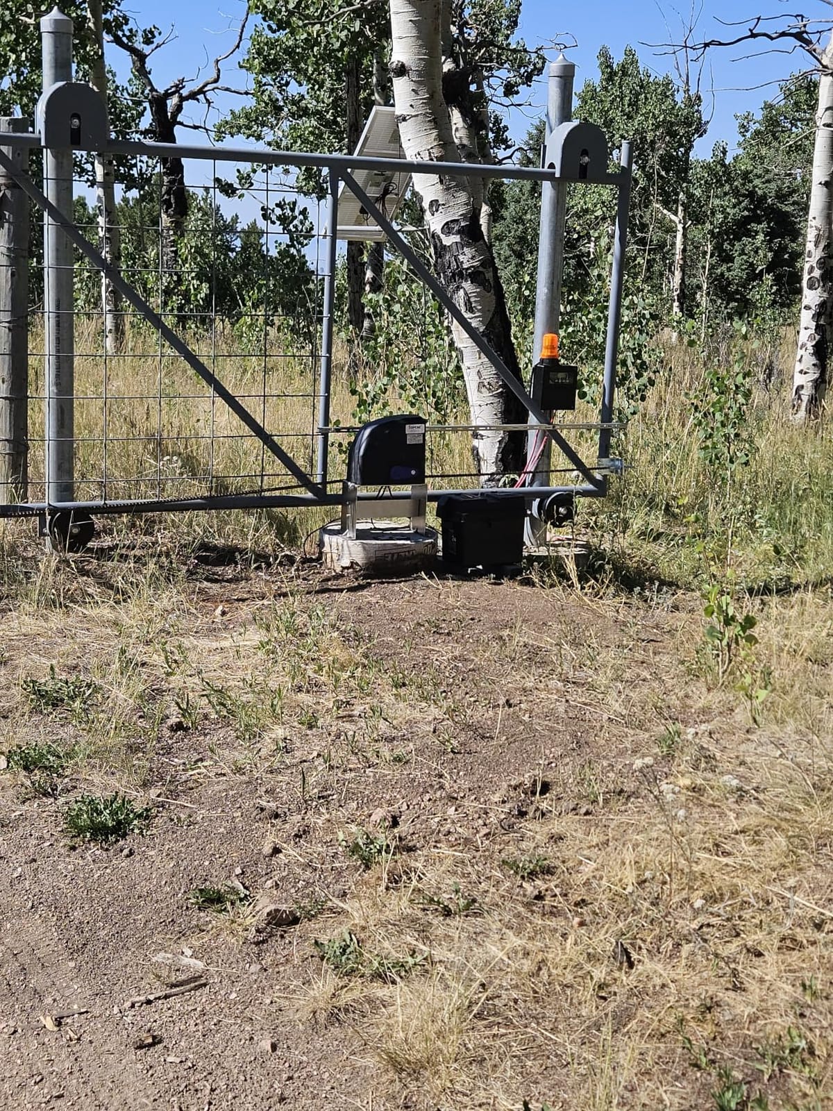 TOPENS DKC500S Solar Sliding Gate Opener Chain Drive customer photo 1