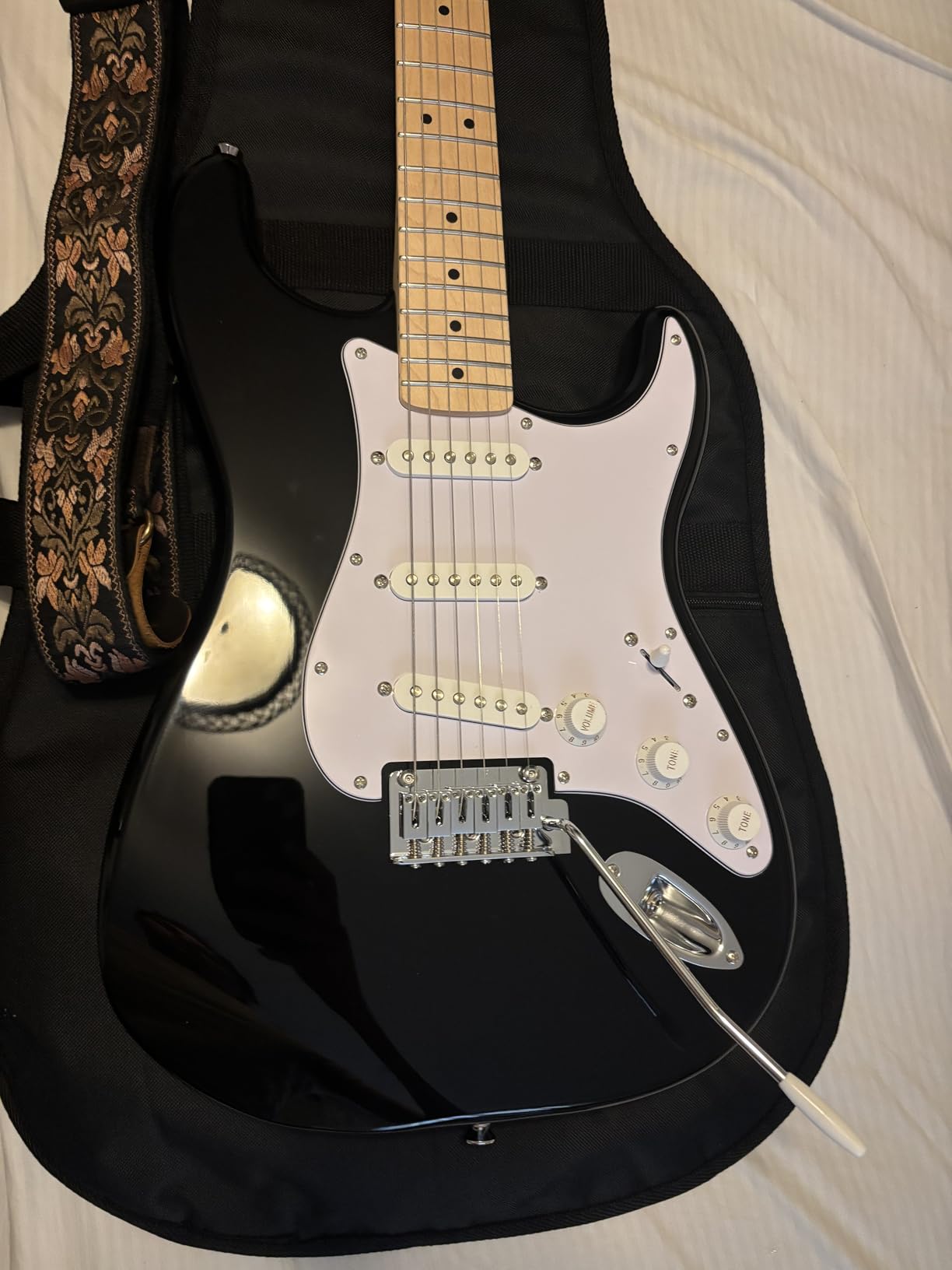 Squier Affinity Series Stratocaster Electric Guitar, with 2-Year Warranty, Lake Placid Blue, Maple Fingerboard customer photo 2
