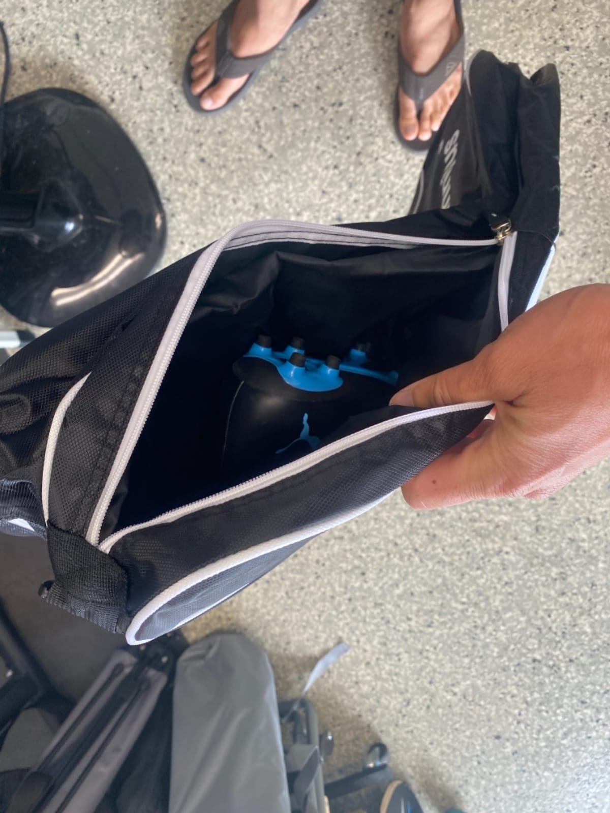 Tennis Racket Bag (3-5 Racquet), with Shoe & Phone Compartment and Protective Pad, Super Roomy and Lightweight Racquet Bag for Tennis, Badminton customer photo 2