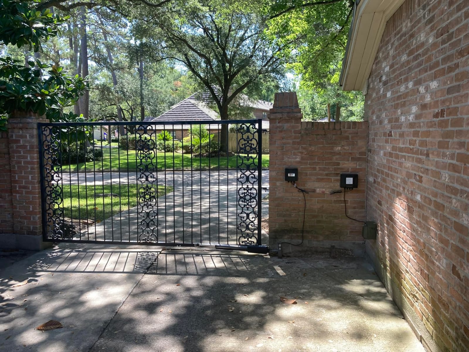 TOPENS A8131 Single Swing Gate Opener Heavy Duty customer photo 1