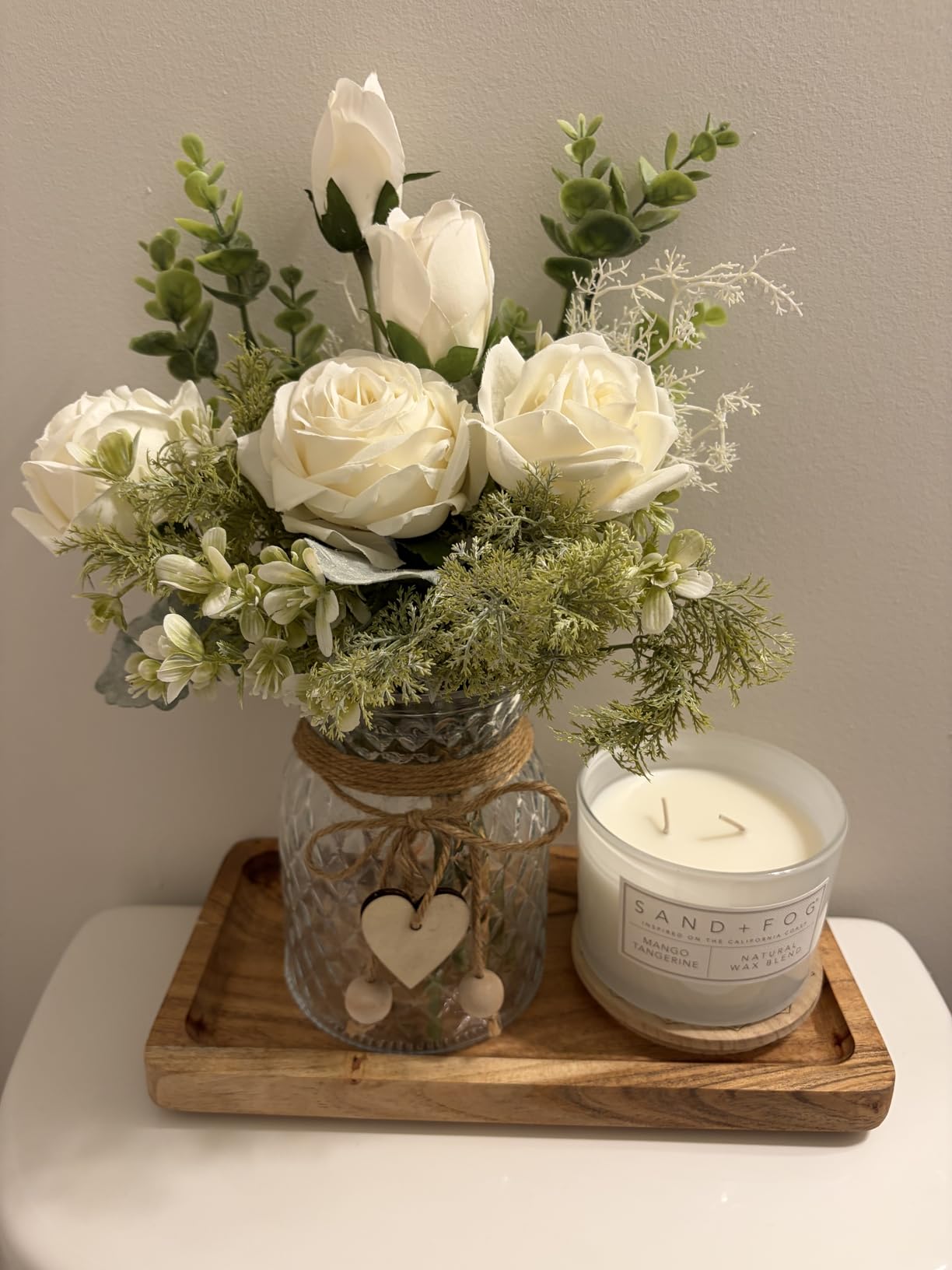 YJ Fake Flowers with Vase, Silk Roses Artificial Flowers in Vase, Faux Flower Plant Arrangement Suitable for Home Office Decoration, Dining Table Centerpiece(White) customer photo 2