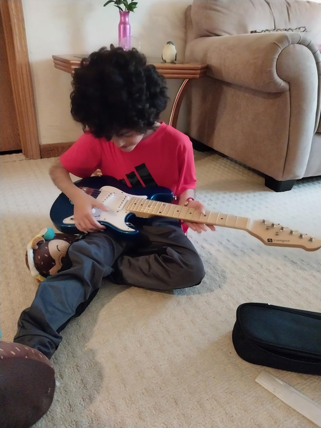 Vangoa 30 Inch Kids Electric Guitar Starter Kit with Amp - Blue customer photo 1