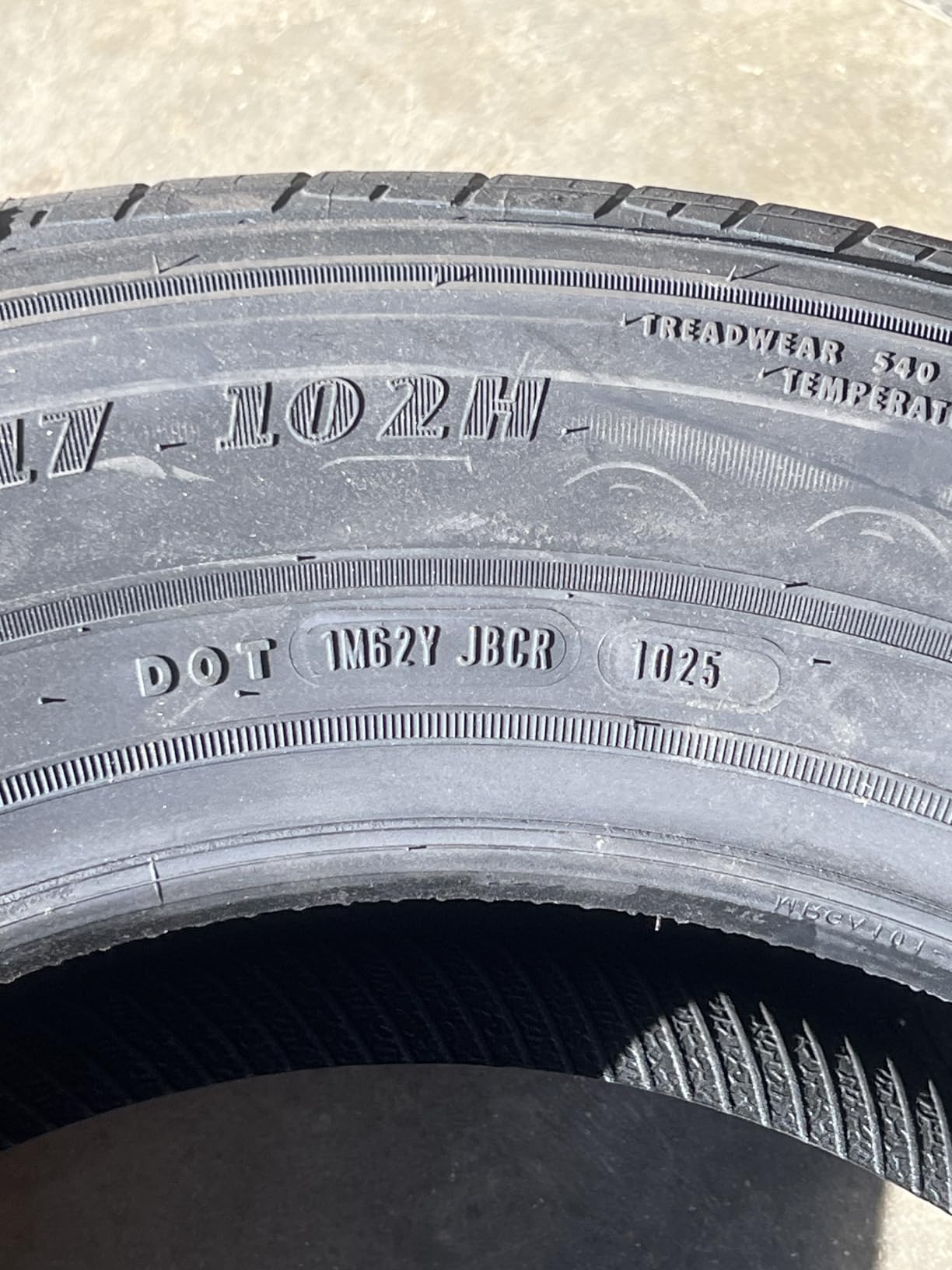 Goodyear Assurance Finesse All-Season 225/65R17 SL 102 H Tire customer photo 1