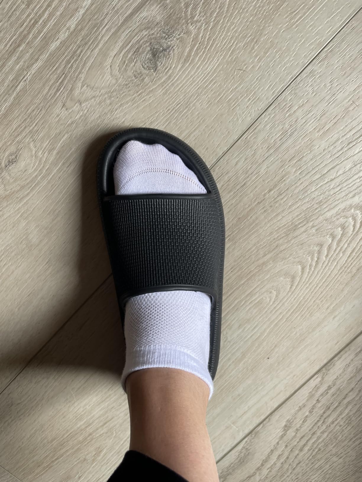 Joomra Pillow Slippers for Women and Men Thick Sole Ultra Cushion Slides customer photo 1