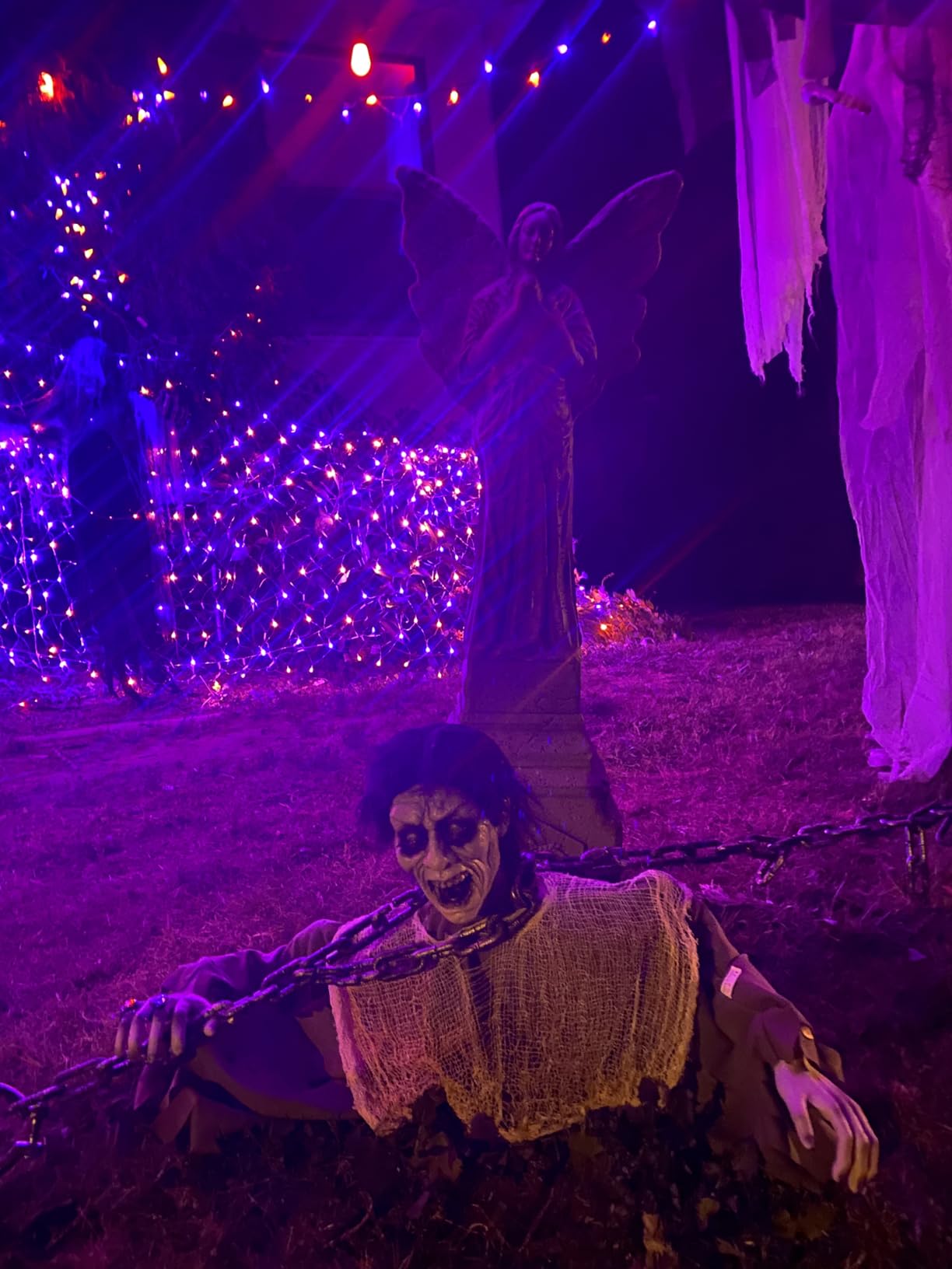 JOYIN Halloween Outdoor Decoration Zombie Groundbreaker, Animatronics Zombie Props Halloween Outside Decor, Animated Groundbreaker with Sound & Glowing Eyes for Graveyard Lawn Yard Haunted House Decor customer photo 2
