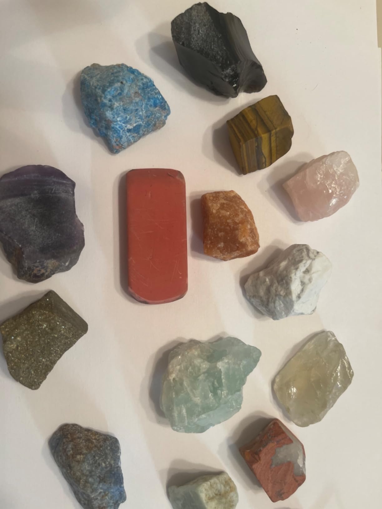 AOOVOO 17Pcs Crystals and Healing Stones, 14Pcs Real Raw Chakra Stones Set, Selenite Charging Plate, Amethyst Necklace, Rose Quartz, Mothers Day Gifts, Gift Box, Guide for Beginners, Collection, Meditation, Yoga customer photo 2
