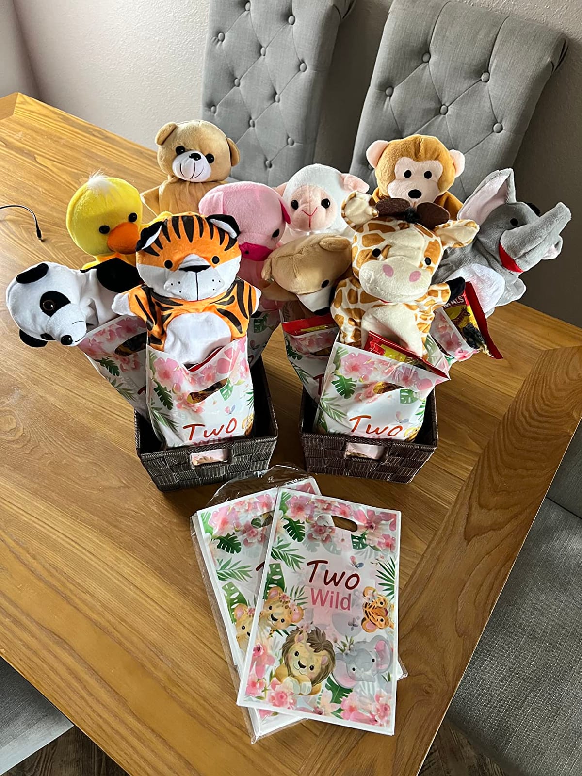 Yolococa Plush Animal Hand Puppet Set, 5-Pack Bear, Monkey, Giraffe, Tiger, and Elephant Puppets for Storytelling, Classroom Play and Gifts customer photo 1