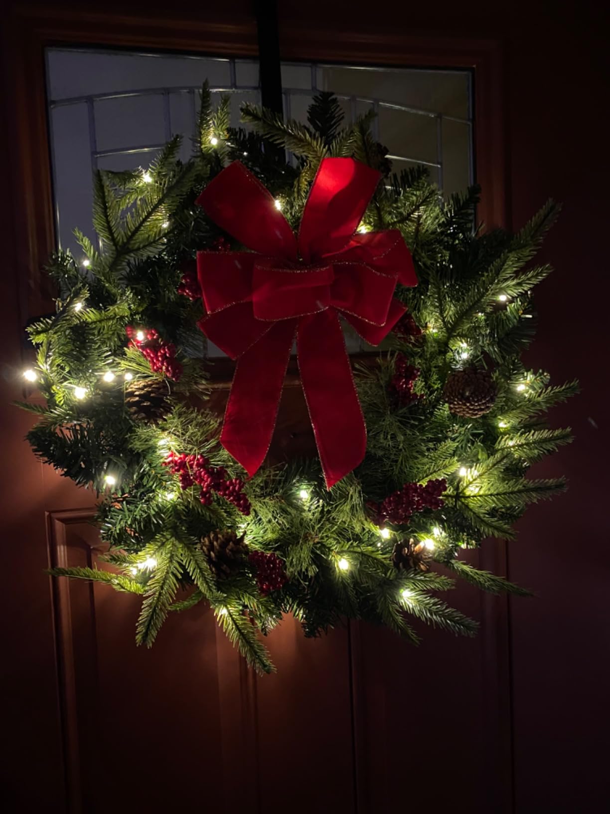 Best Choice Products 30in Pre-Lit Battery Powered Christmas Wreath Artificial Pre-Decorated Holiday Accent w/ 100 Lights, 276 PVC Tips, Ribbons, Pine Cones customer photo 1