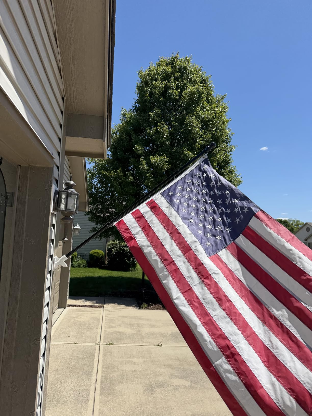 Black Flag Poles for Outside House - 5ft Tangle Free Flag Pole for House,Heavy Duty Metal Flagpole,Outdoor Flagpoles Residential for Porch,Fence (Without Bracket) customer photo 1