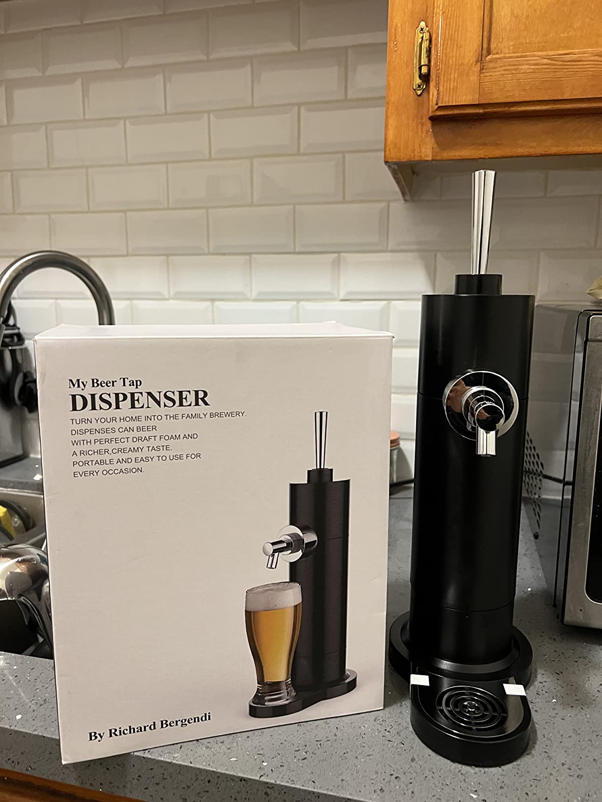 Richard Bergendi Home Draught Beer Pump, Beer kegerator, Beer Tap, Draft Beer Dispenser, Portable Mini Keg For All Can Beers, Ale, Birthday Gift for Men, Husband, Dad, Son, Beer Gifts For Men Black customer photo 1