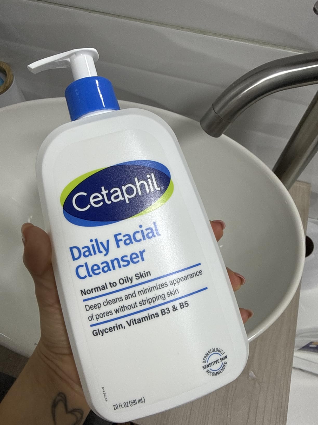 Cetaphil Daily Facial Cleanser Sensitive & Oily Skin, 20 oz customer photo 1