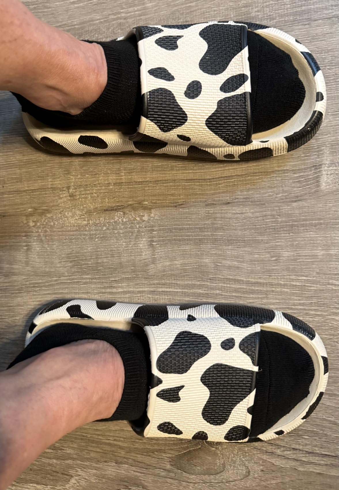 Joomra Pillow Slippers for Women and Men Thick Sole Ultra Cushion Slides customer photo 1