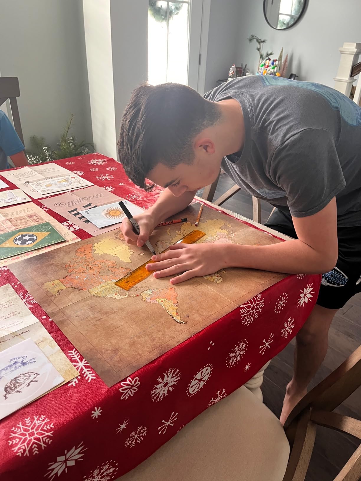 Hidden Games – Professor Charlie's World Tour – Puzzle Advent Calendar customer photo 1