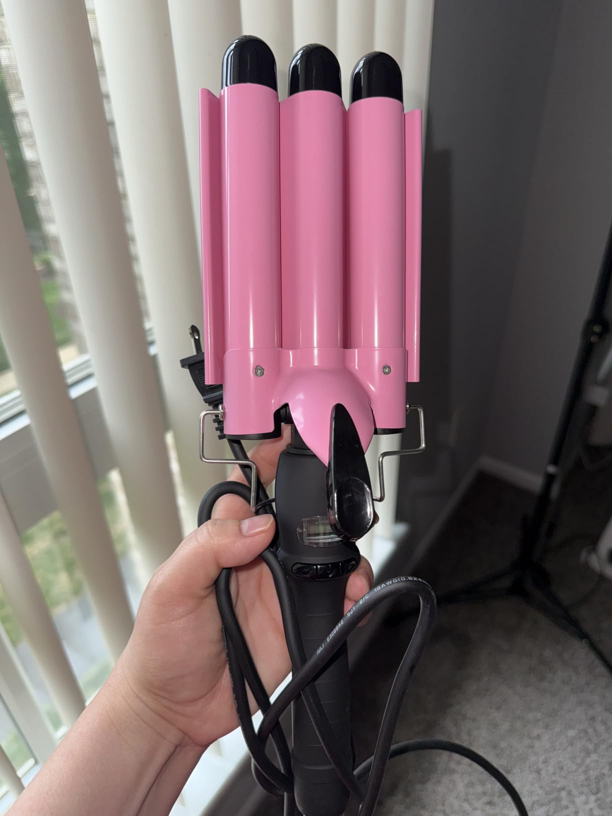 Alure Three Barrel Curling Iron Wand, 1 Inch Ceramic Tourmaline Hair Waver customer photo 1