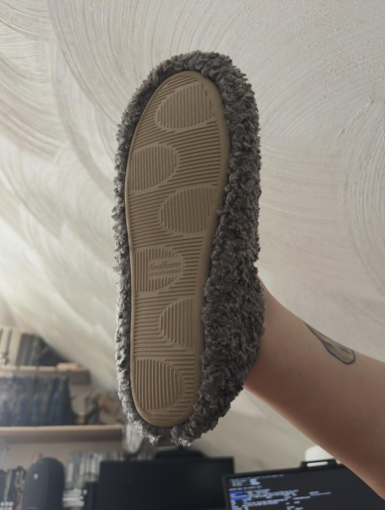 EverFoams Women’s Soft Curly Slippers Memory Foam Lightweight House Shoes customer photo 2
