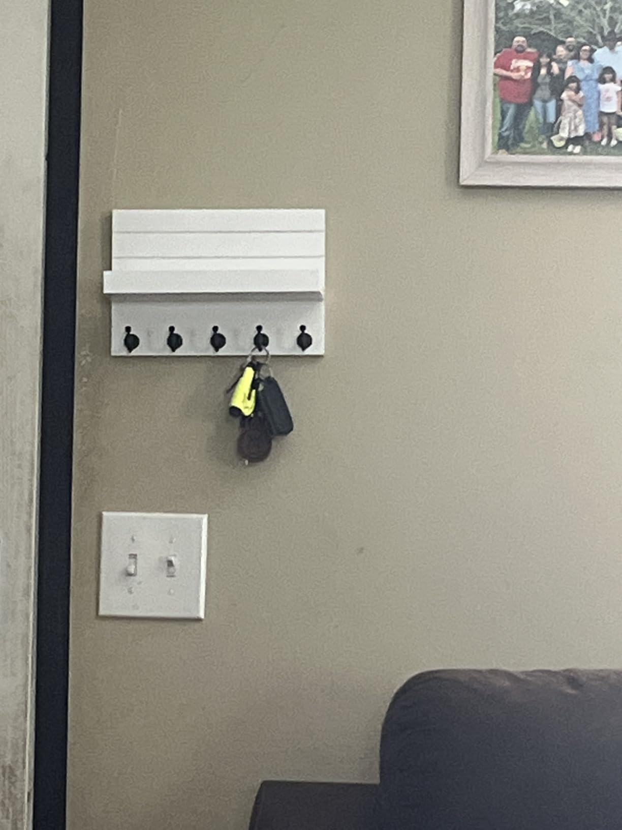 HONJIN Key Holder Wall Mount with Shelf and 5 Sturdy Key Hooks (White) | Key and Mail Holder Wall Mount, Wooden Entryway Organizer and Decorative, Easy Installation, 10*3.8*6.85 Inch customer photo 2