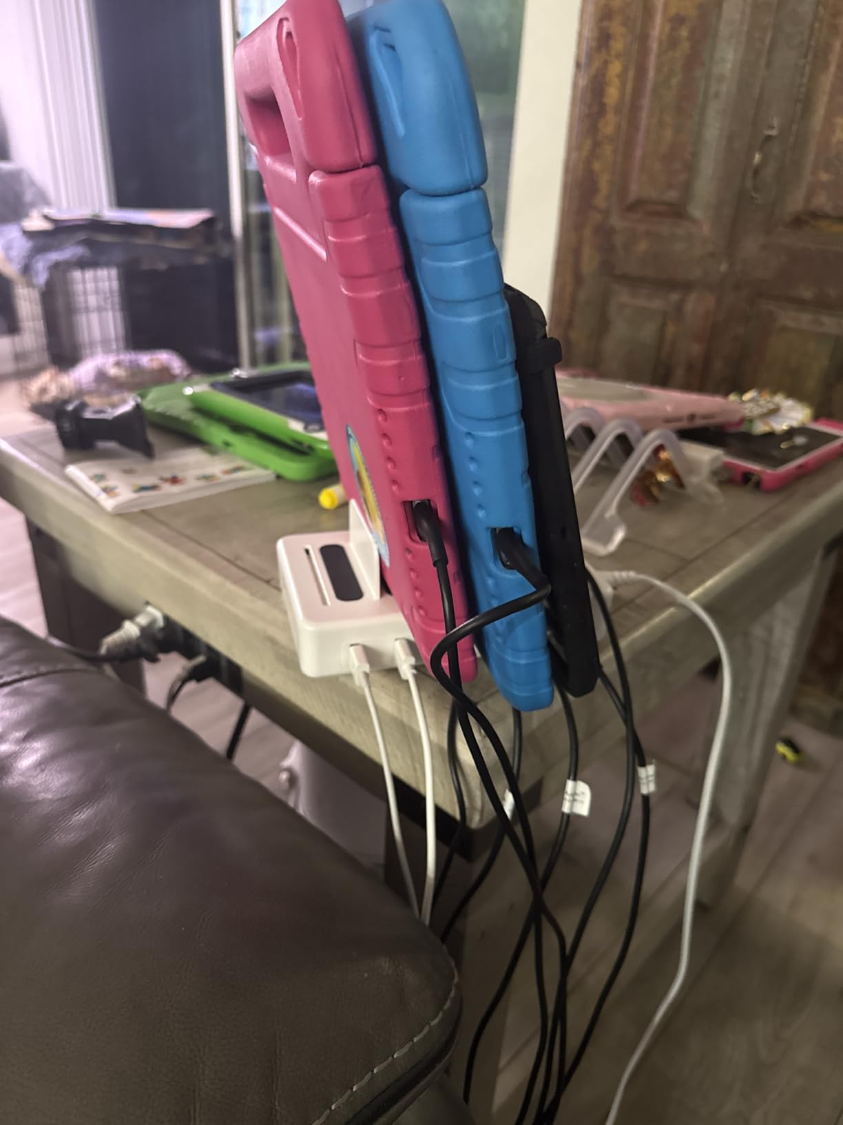 Charging Station for Multiple Devices, 50W 6 Ports Charging Dock with Stand customer photo 1