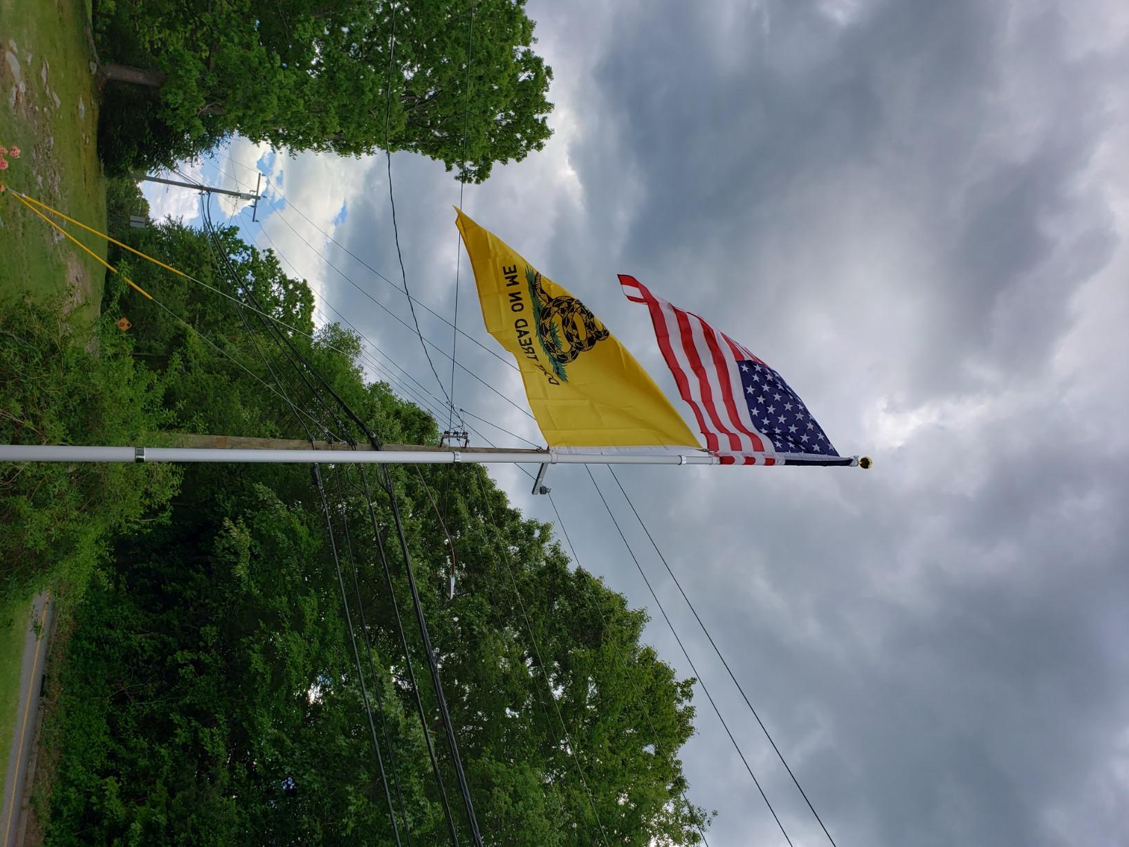 Yeshom 20Ft Black Telescopic Aluminum Flag Pole Fly 2 Flags 3'x5' US Flag & customer photo 1