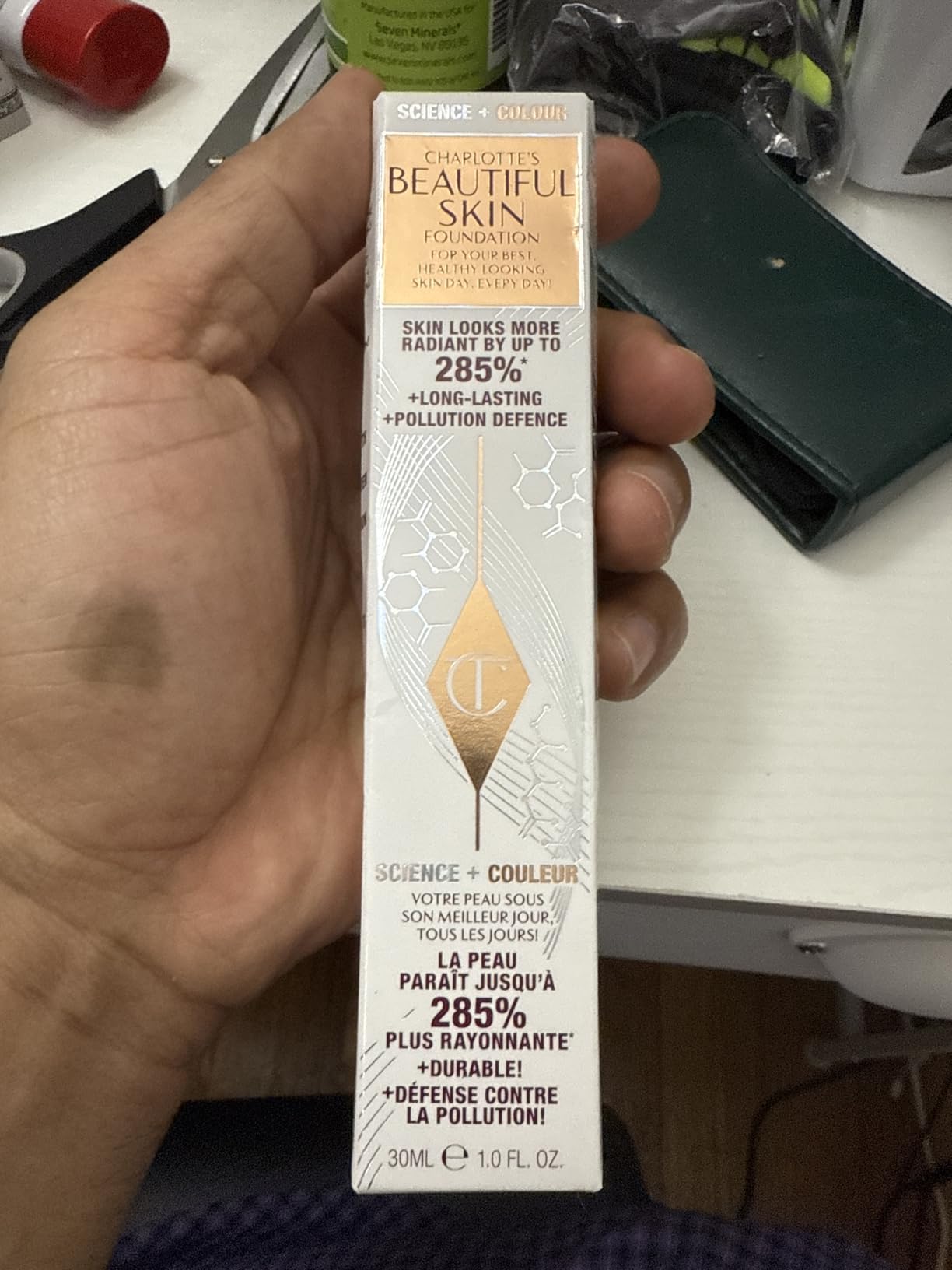 Charlotte Tilbury Beautiful Skin Medium Coverage Hydrating Foundation - Buildable Liquid Makeup for Instant Glow, Plumping Hydration & Lasting Skincare Benefits customer photo 2