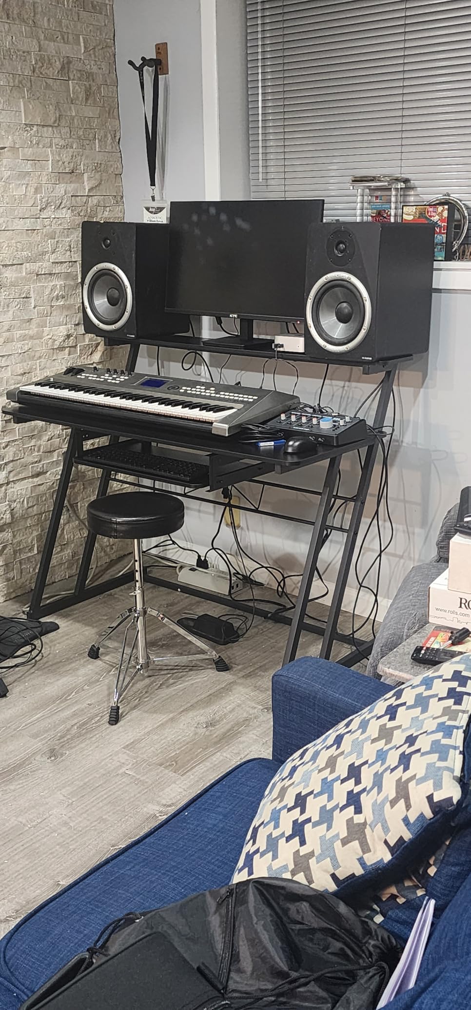 Armocity Music Studio Desk Production Workstation - Recording Studio Desk customer photo 2