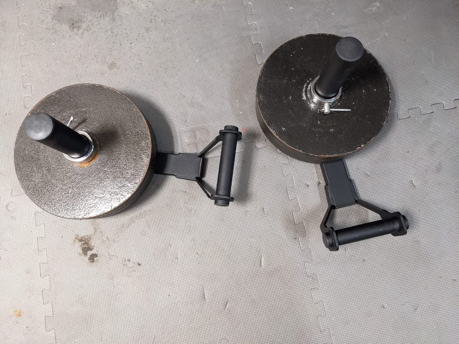 Synergee Farmer Walk Handles. Set of 2 Farmer Walk Carry Handles. Portable Exercise Equipment. 600lb Max Weight Capacity. customer photo 2