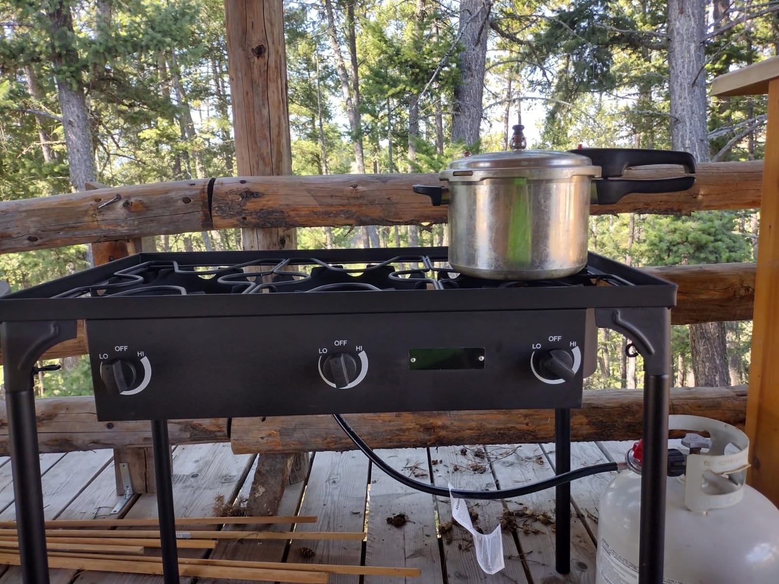 Outvita 3 Burner Propane Gas Stove for Outdoor Cooking, 225,000 BTU customer photo 1