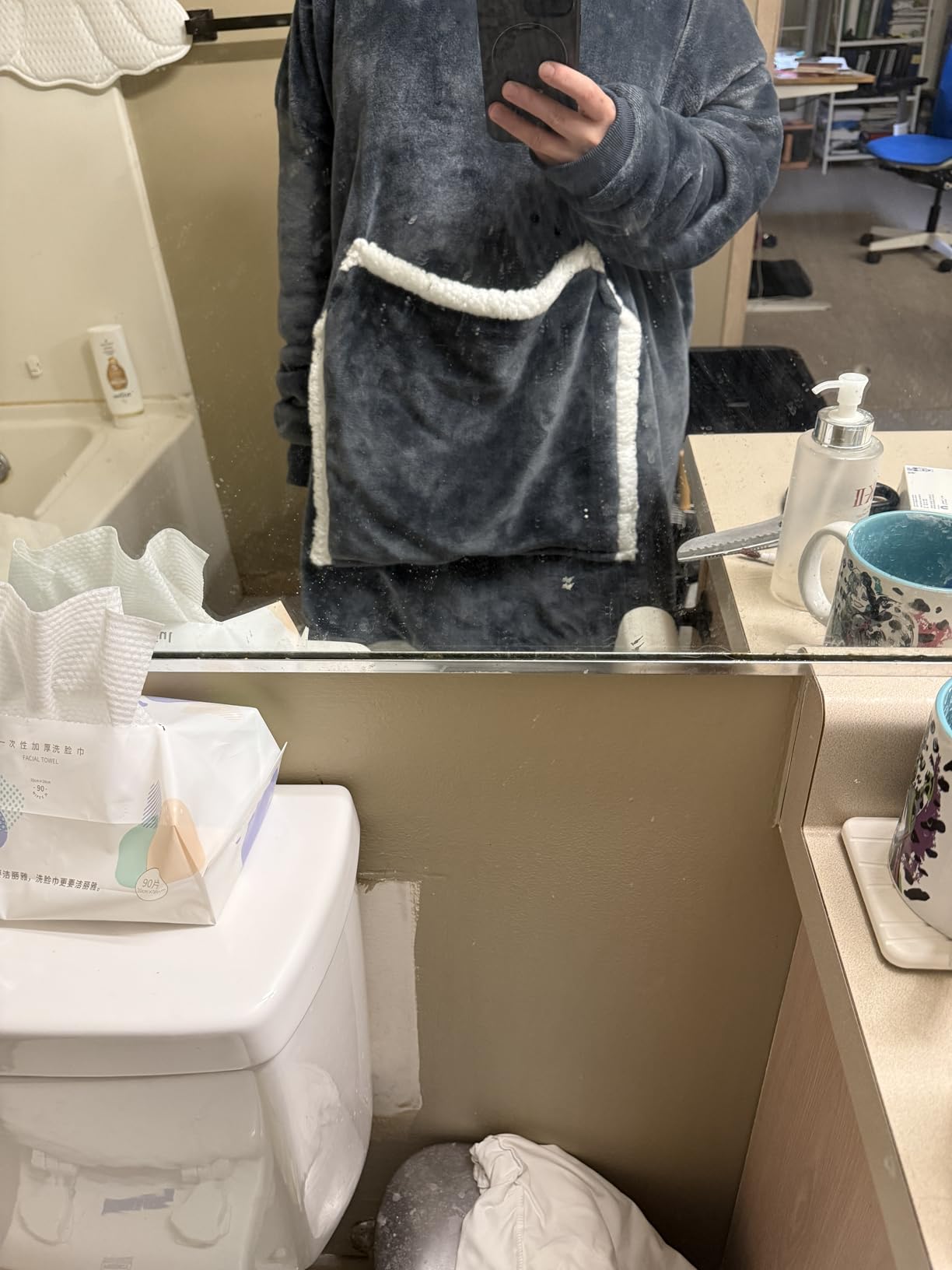 JOYWOO Wearable Blanket Hoodie, Birthday Gifts for Women Men Mom, Oversized Hooded Blanket for Adult, Cozy Fuzzy Sherpa Sweatshirt Blanket with Giant Pocket, Grey customer photo 2