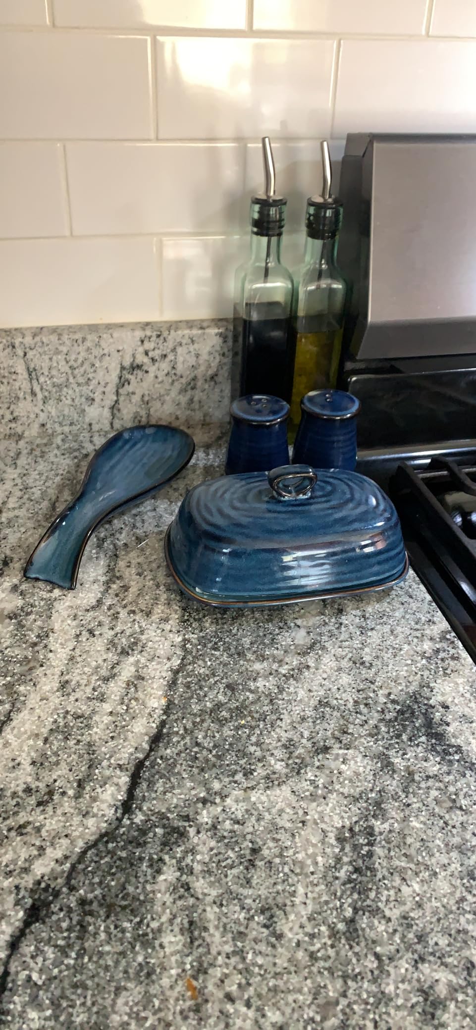 Hasense Ceramic Salt and Pepper Shakers,Navy Farmhouse Salt Shaker set of 2, Vintage Spice Shaker for Compact Cooking,Travel,BBQ, Kitchen and Resturant Decor,Blue customer photo 2