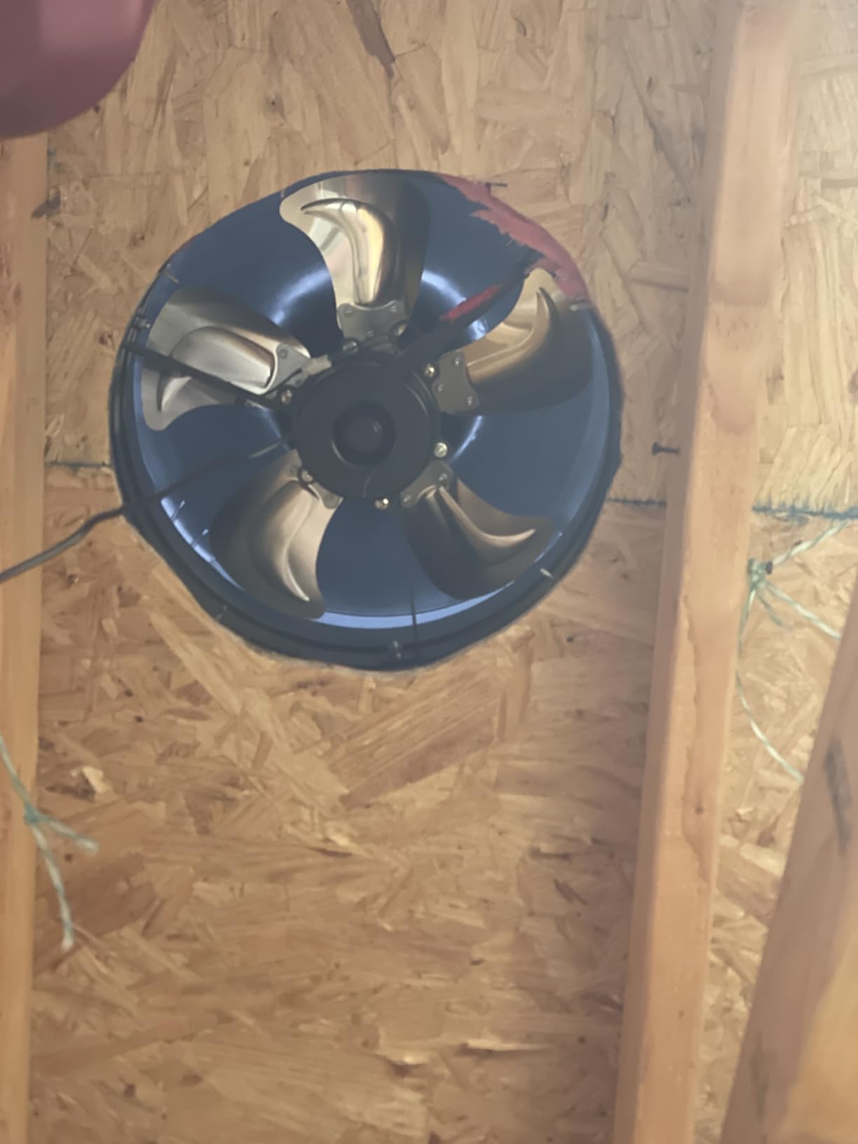 OmniPV Solar Hybrid Attic Fan, 40 W 2100 CFM Roof Mount Exhaust Fan With AC Adapter, 75°F Thermostat Auto On/Off, Low Noise and Weatherproof for Home, Shop, RV, Garage & Shed customer photo 2