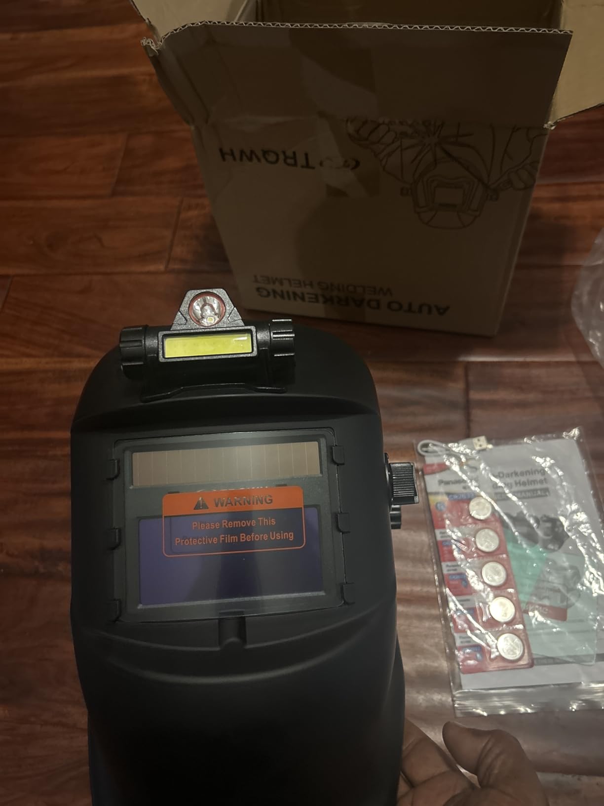TRQWH Welding Helmet with Light True Color Auto Darkening Welding Helmets for Men Solar Powered Welding Hood with 2 Arc Sensor Wide Shade 4/9-13 for TIG MIG ARC Cool Welder Mask customer photo 2