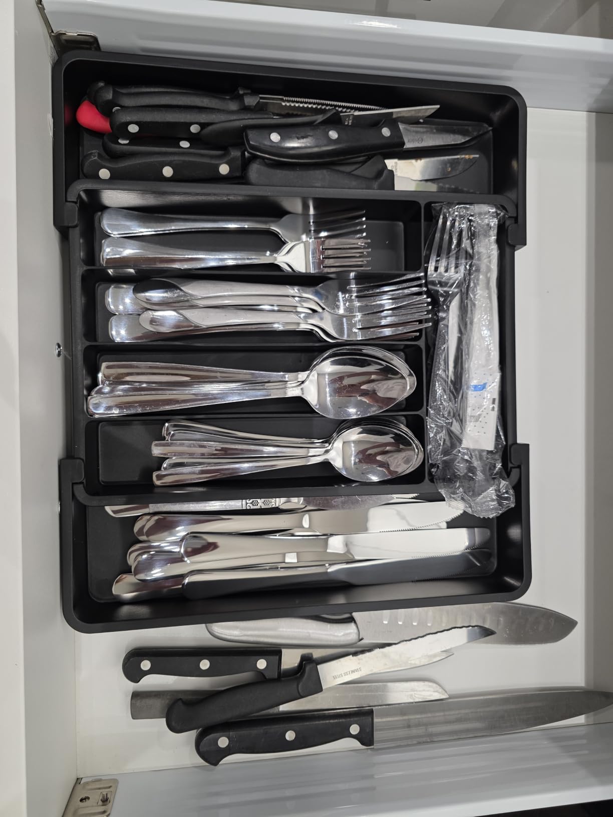 Lifewit Extra Large Silverware Drawer Organizer, Expandable Utensil Tray | BPA Free Flatware Cutlery Holder for Kitchen, Adjustable Plastic Storage for Spoons Forks Knives, 13-22 x15, Black customer photo 2