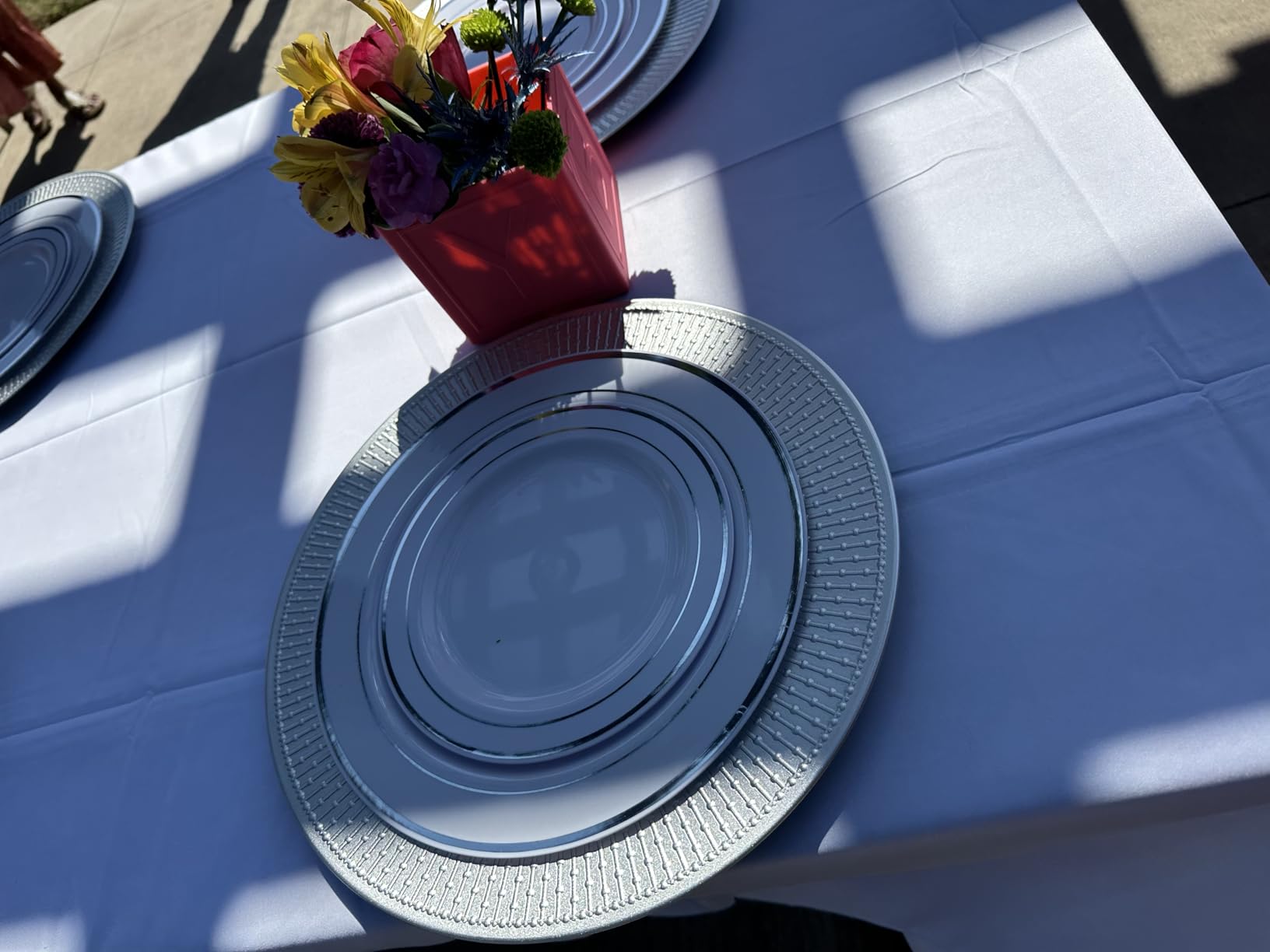DEAYOU 12 Pack Silver Charger Plate, 13-inch Beaded Chargers for Dinner Plates, Plastic Reusable Round Charger Platters for Wedding, Party, Event, Table Setting, Decoration, Holiday customer photo 1